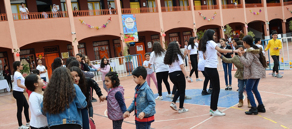 La merveilleuse Kermesse du Club de Solidarité ELARAKI Ennakhil sous le thème: &quot;Une action sociale, pour une école rurale&quot;.